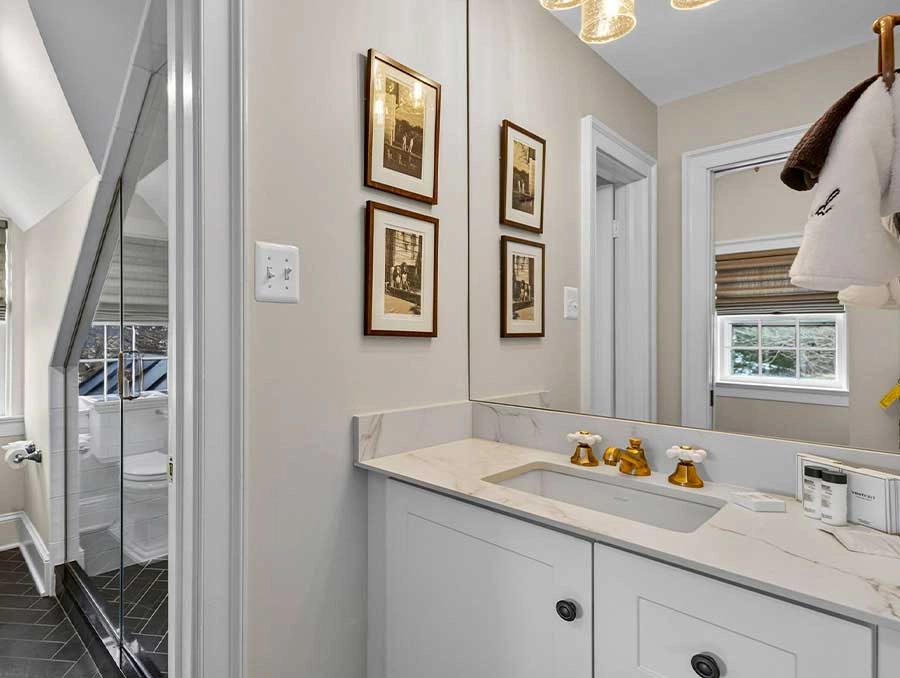 Elegant bathroom with Huntland Huntboxes decor at The Red Fox Inn & Tavern.